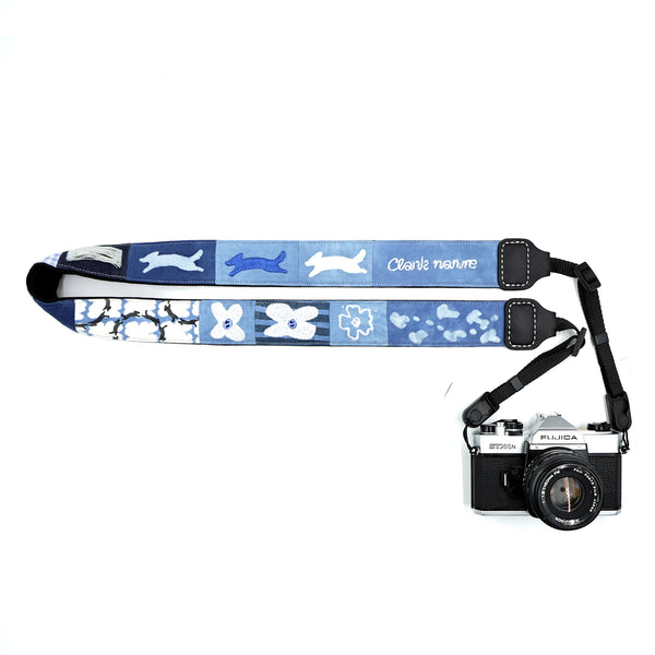Handmade indigo-dyed, embroidered, and patchwork plant-dyed camera strap—soft against the skin, comfortable, and shock-absorbing
